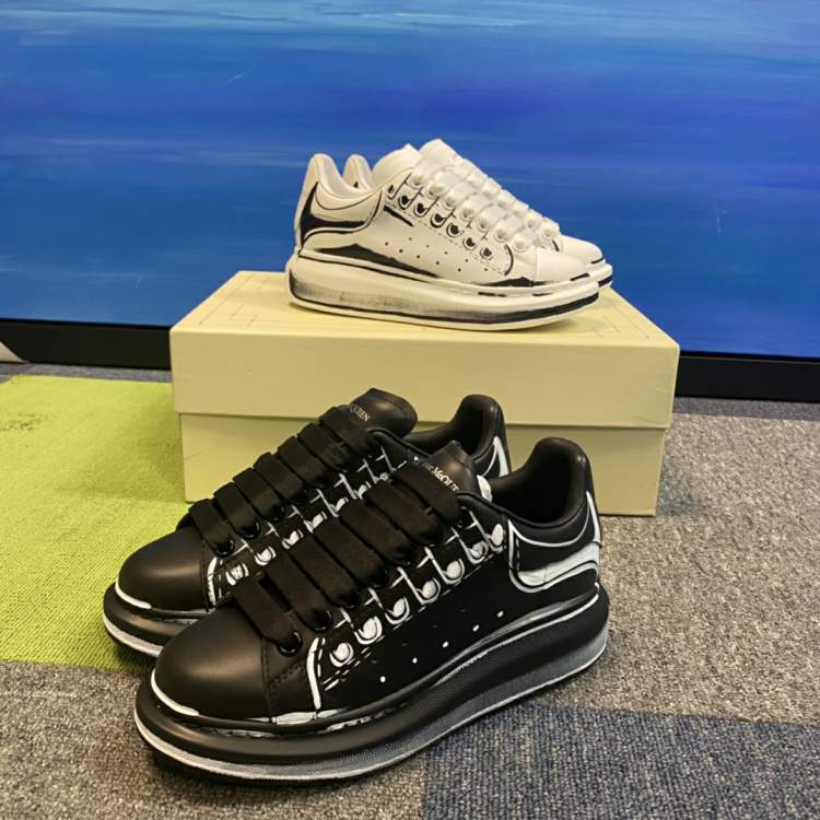 Picture of Alexander McQueen Shoes _SKU21100404SZ35-45114